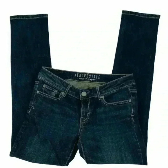 Aeropostale Women's Blue Dark Wash Regular Straight Leg Denim Jeans Size 2 Short - Picture 2 of 8